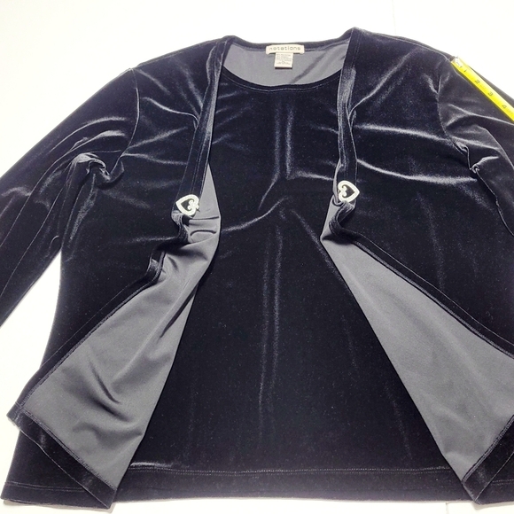 Notations Black Velvet Layered Blouse/Cardigan with Rhinestone Heart Clasp (XL) - Picture 6 of 11